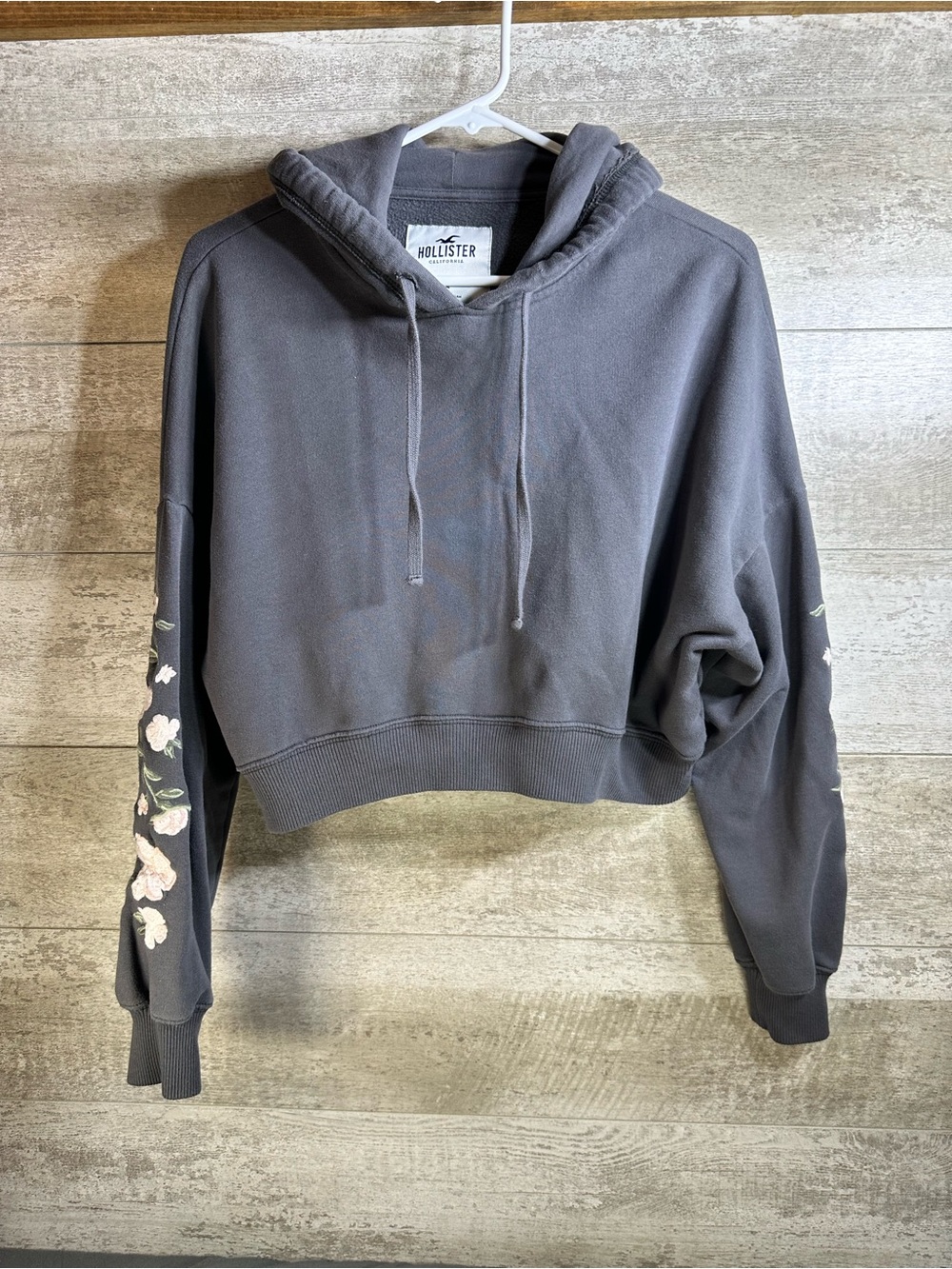Hollister Charcoal Grey Cropped Hoodie with Floral Sleeve Embroidery Size Small